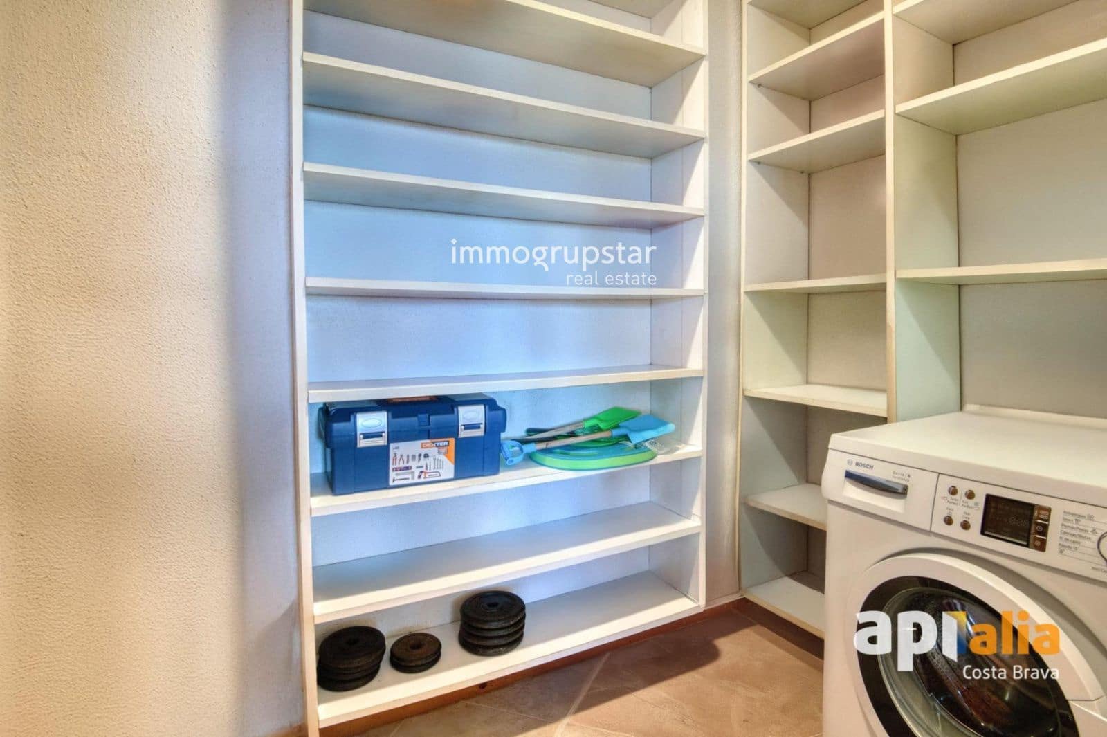 4 makuuhuone Huvila myytävänä paikassa Calonge i Sant Antoni mukana uima-altaan 
autotalli - 675 000 € (Ref: 9363106)