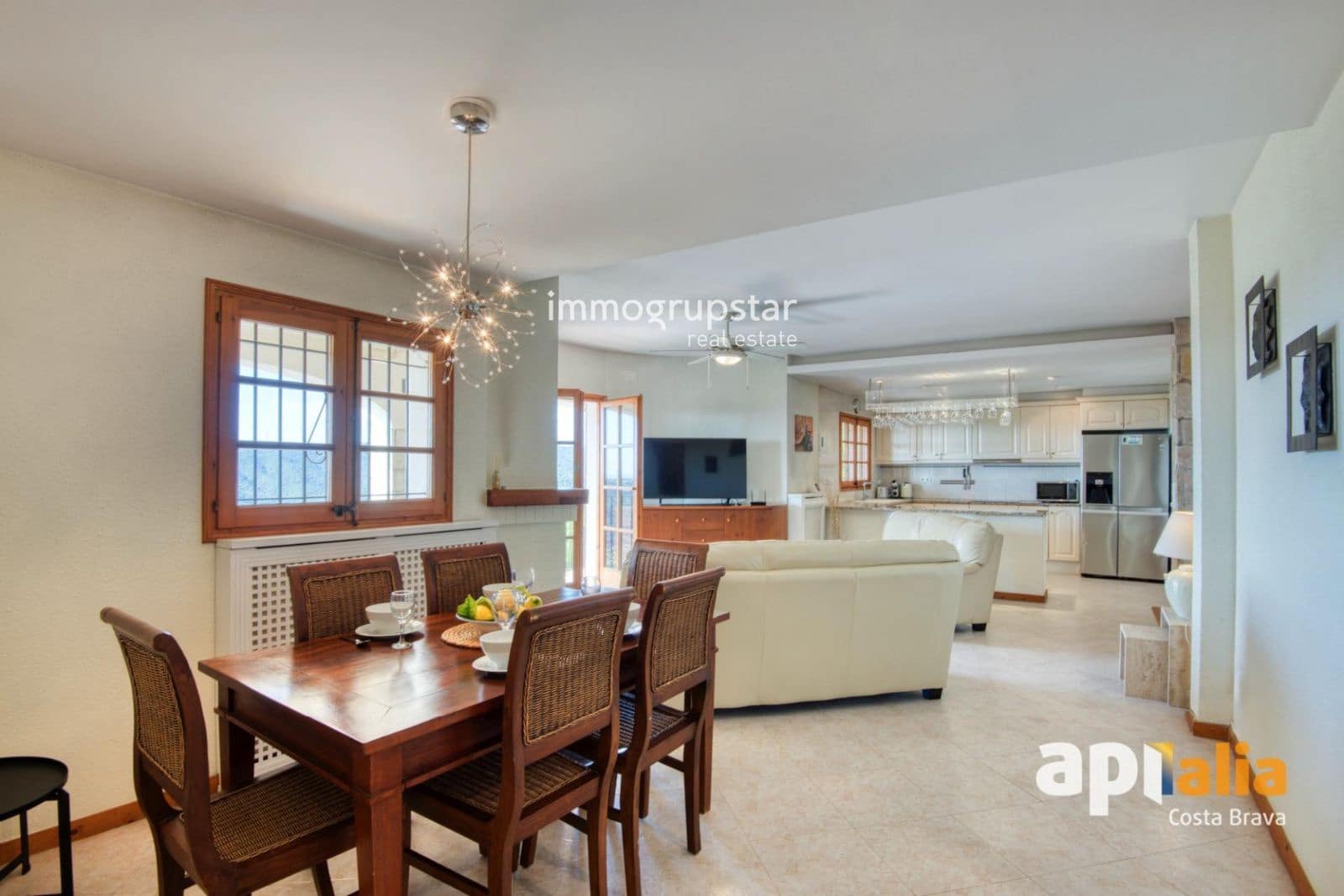 4 makuuhuone Huvila myytävänä paikassa Calonge i Sant Antoni mukana uima-altaan 
autotalli - 675 000 € (Ref: 9363106)