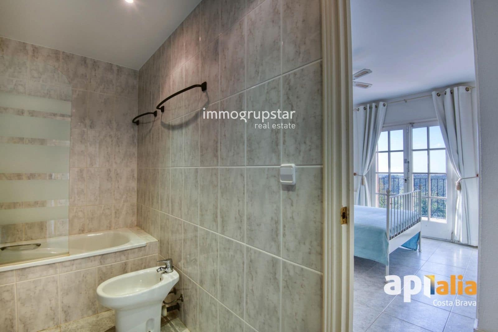 4 makuuhuone Huvila myytävänä paikassa Calonge i Sant Antoni mukana uima-altaan 
autotalli - 675 000 € (Ref: 9363106)