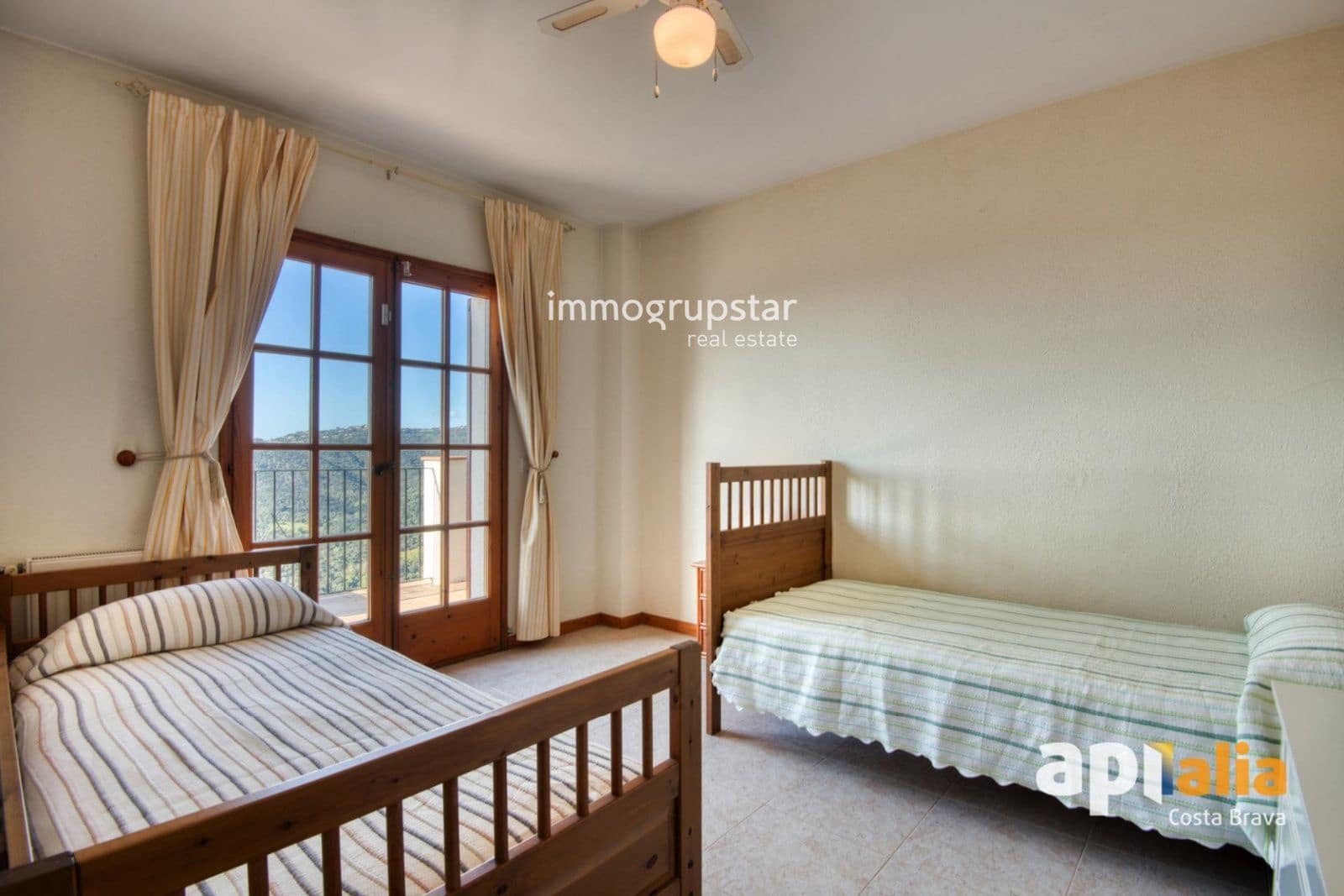 4 makuuhuone Huvila myytävänä paikassa Calonge i Sant Antoni mukana uima-altaan 
autotalli - 675 000 € (Ref: 9363106)