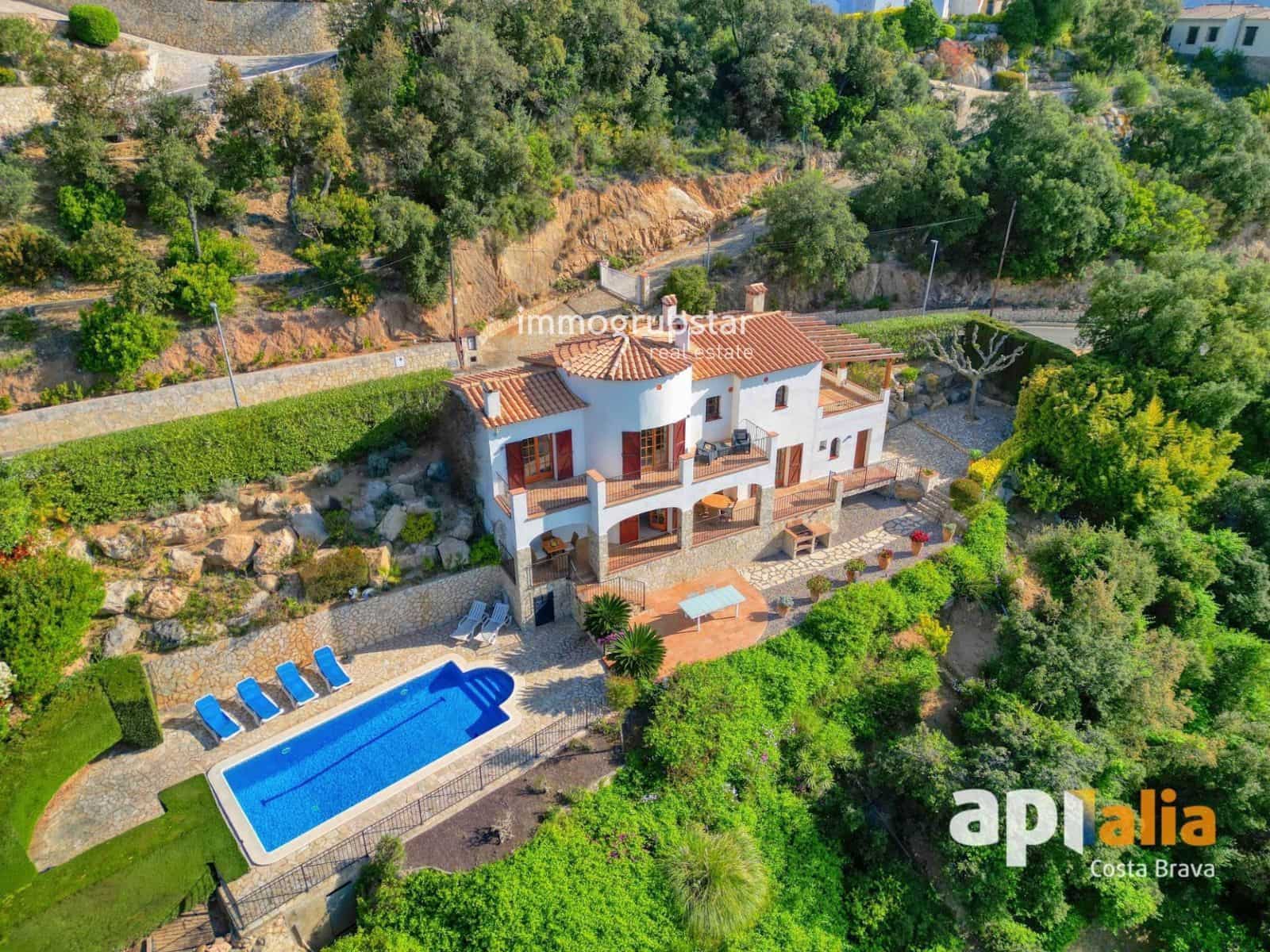 4 makuuhuone Huvila myytävänä paikassa Calonge i Sant Antoni mukana uima-altaan 
autotalli - 675 000 € (Ref: 9363106)