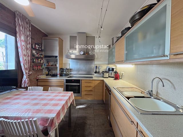 6 chambre Villa/Maison à vendre à Platja d'Aro, Castell-Platja d'Aro avec piscine garage - 875 000 € (Ref: 9372825)