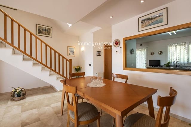 3 slaapkamer Huis te koop in Sant Feliu de Guíxols met zwembad garage - € 695.000 (Ref: 9386422)