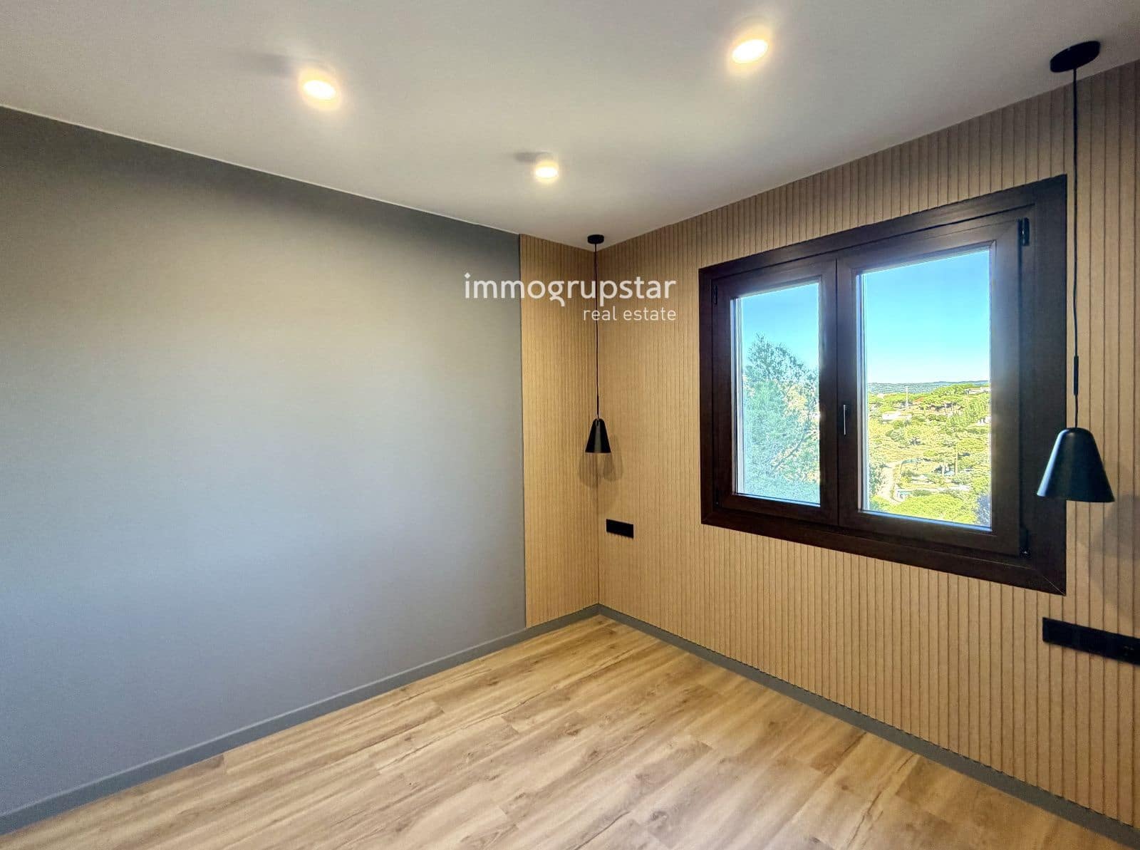 2 bedroom Flat for sale in Platja d'Aro with pool - € 270,000 (Ref: 9415314)