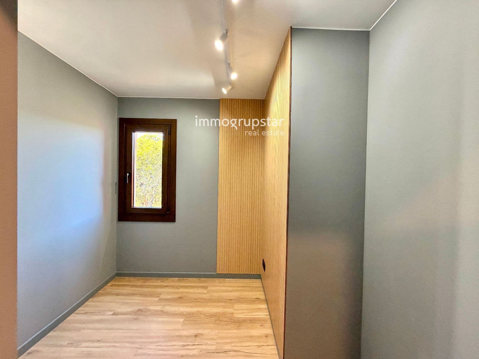 2 bedroom Flat for sale in Platja d'Aro with pool - € 270,000 (Ref: 9415314)