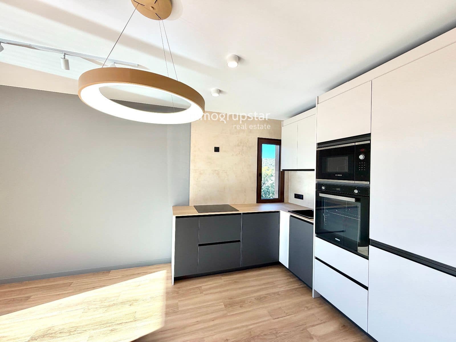 2 bedroom Flat for sale in Platja d'Aro with pool - € 270,000 (Ref: 9415314)