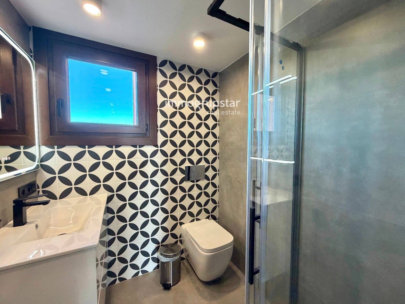 2 bedroom Flat for sale in Platja d'Aro with pool - € 270,000 (Ref: 9415314)