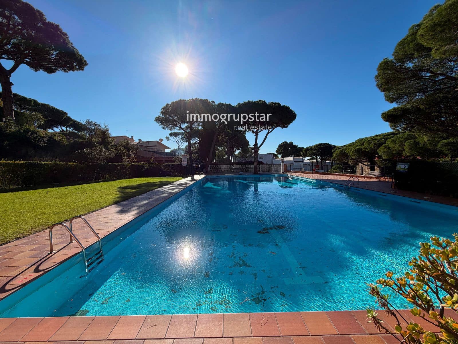 2 bedroom Flat for sale in Platja d'Aro with pool - € 270,000 (Ref: 9415314)