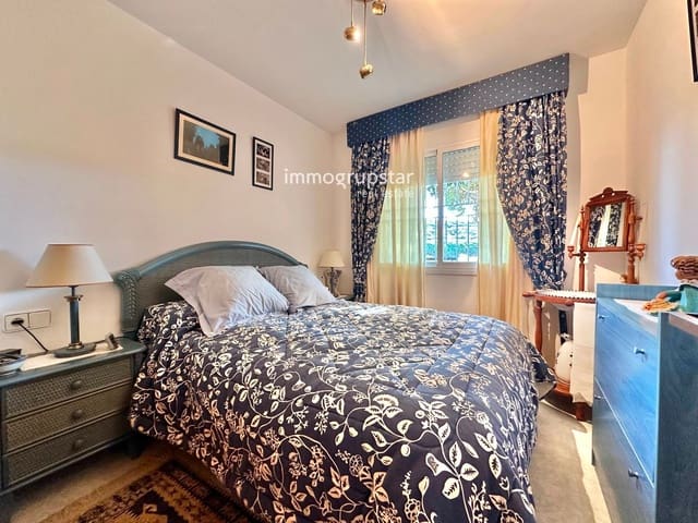 2 bedroom Flat for sale in S'Agaro, Castell-Platja d'Aro with garage - € 225,000 (Ref: 9417979)