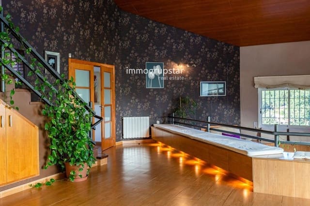 4 camera da letto Villa in vendita in Santa Cristina d'Aro con piscina - 799.000 € (Rif: 9432656)