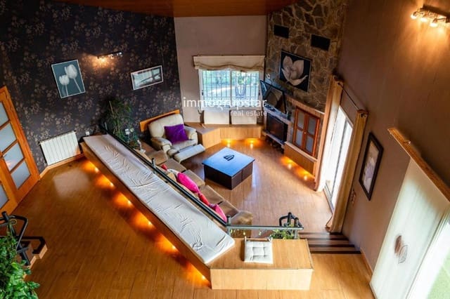 4 camera da letto Villa in vendita in Santa Cristina d'Aro con piscina - 799.000 € (Rif: 9432656)