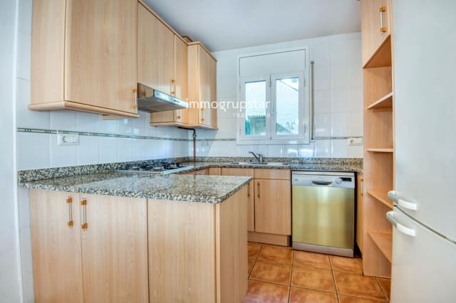 3 sypialnia Dom na sprzedaż w Sant Feliu de Guíxols z basenem garażem - 530 000 € (Ref: 9442033)