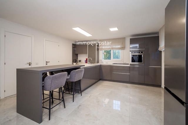 4 soveværelse Byhus til salg i Platja d'Aro, Castell-Platja d'Aro med garage - € 600.000 (Ref: 9442034)