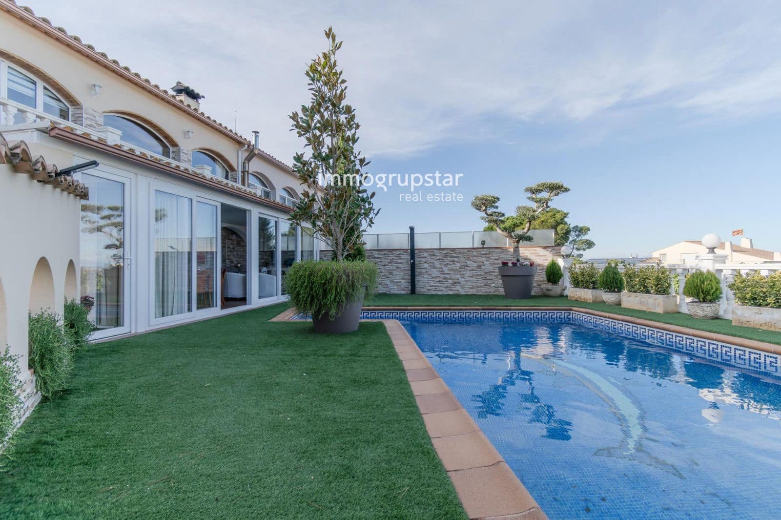 5 soverom Villa til salgs i Pals med svømmebasseng garasje - € 1 200 000 (Ref: 9446961)