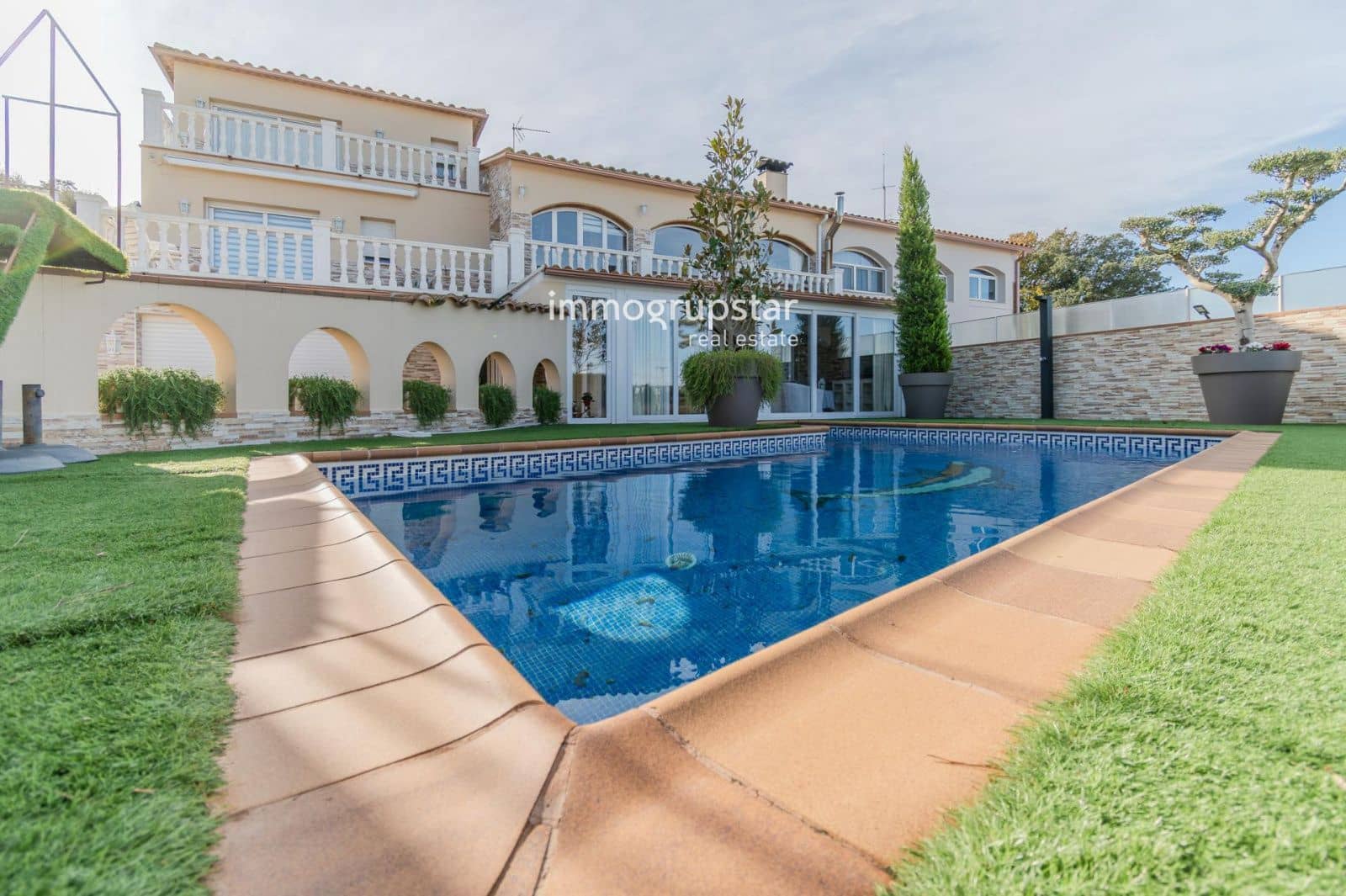 5 soverom Villa til salgs i Pals med svømmebasseng garasje - € 1 200 000 (Ref: 9446961)