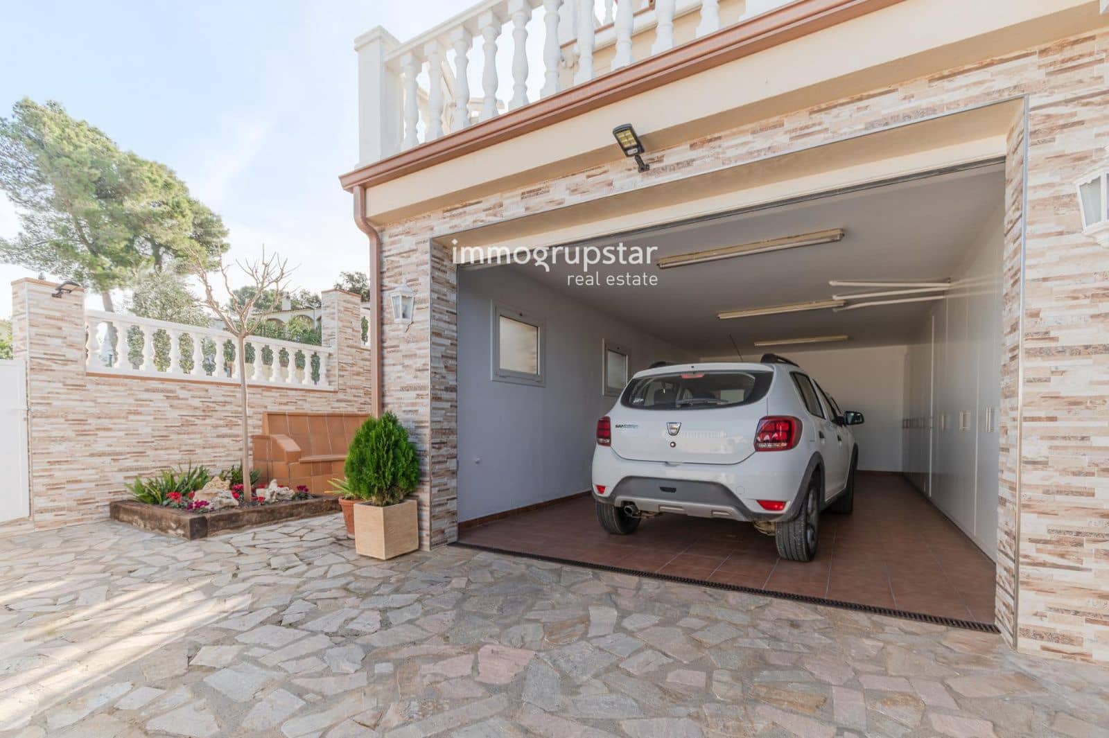 5 soverom Villa til salgs i Pals med svømmebasseng garasje - € 1 200 000 (Ref: 9446961)