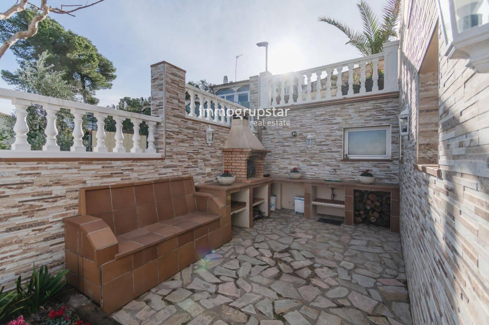 5 soverom Villa til salgs i Pals med svømmebasseng garasje - € 1 200 000 (Ref: 9446961)