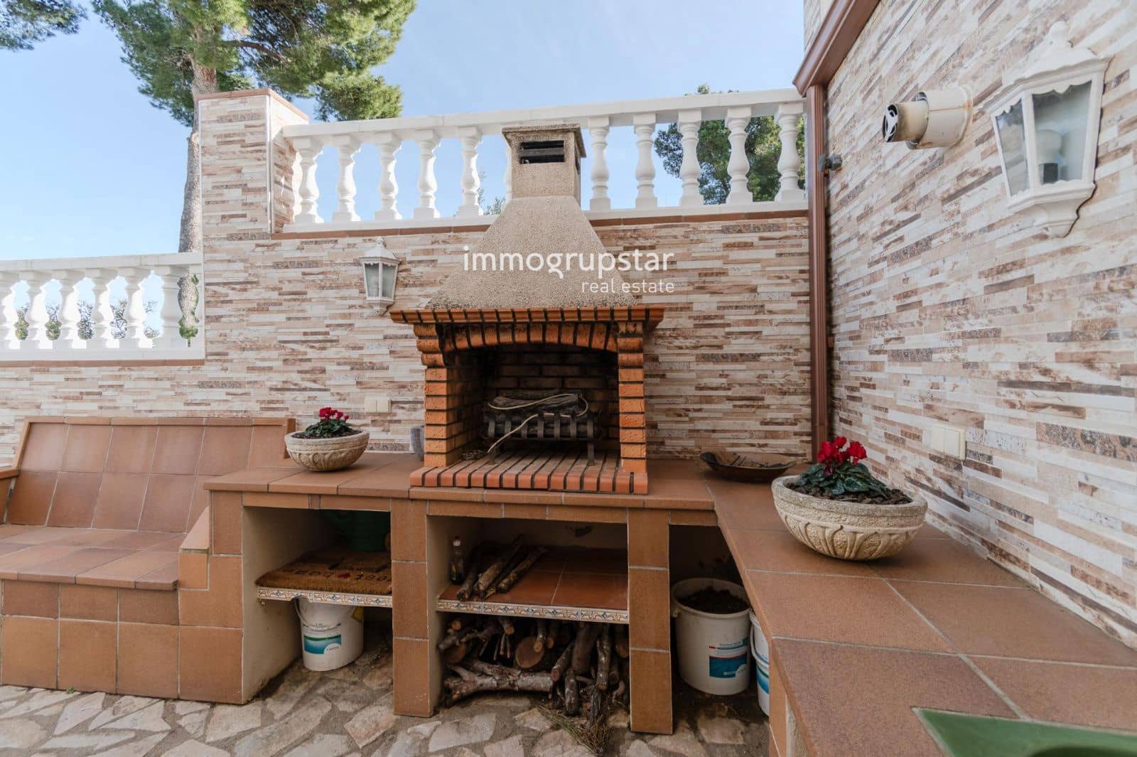 5 soverom Villa til salgs i Pals med svømmebasseng garasje - € 1 200 000 (Ref: 9446961)