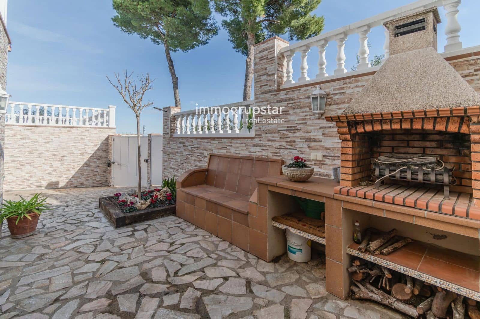 5 soverom Villa til salgs i Pals med svømmebasseng garasje - € 1 200 000 (Ref: 9446961)