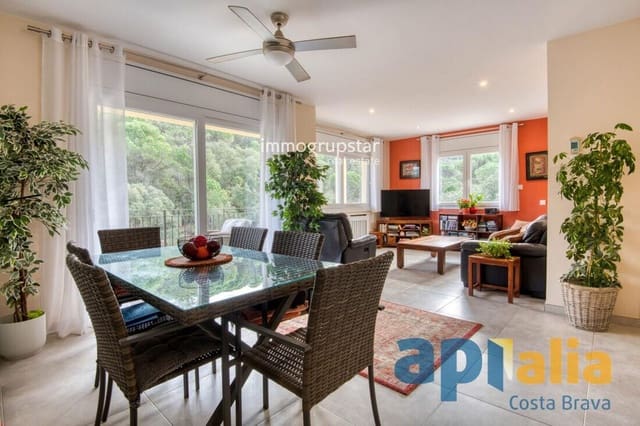 6 soveværelse Villa til salg i Santa Cristina d'Aro med swimmingpool garage - € 795.000 (Ref: 9462880)