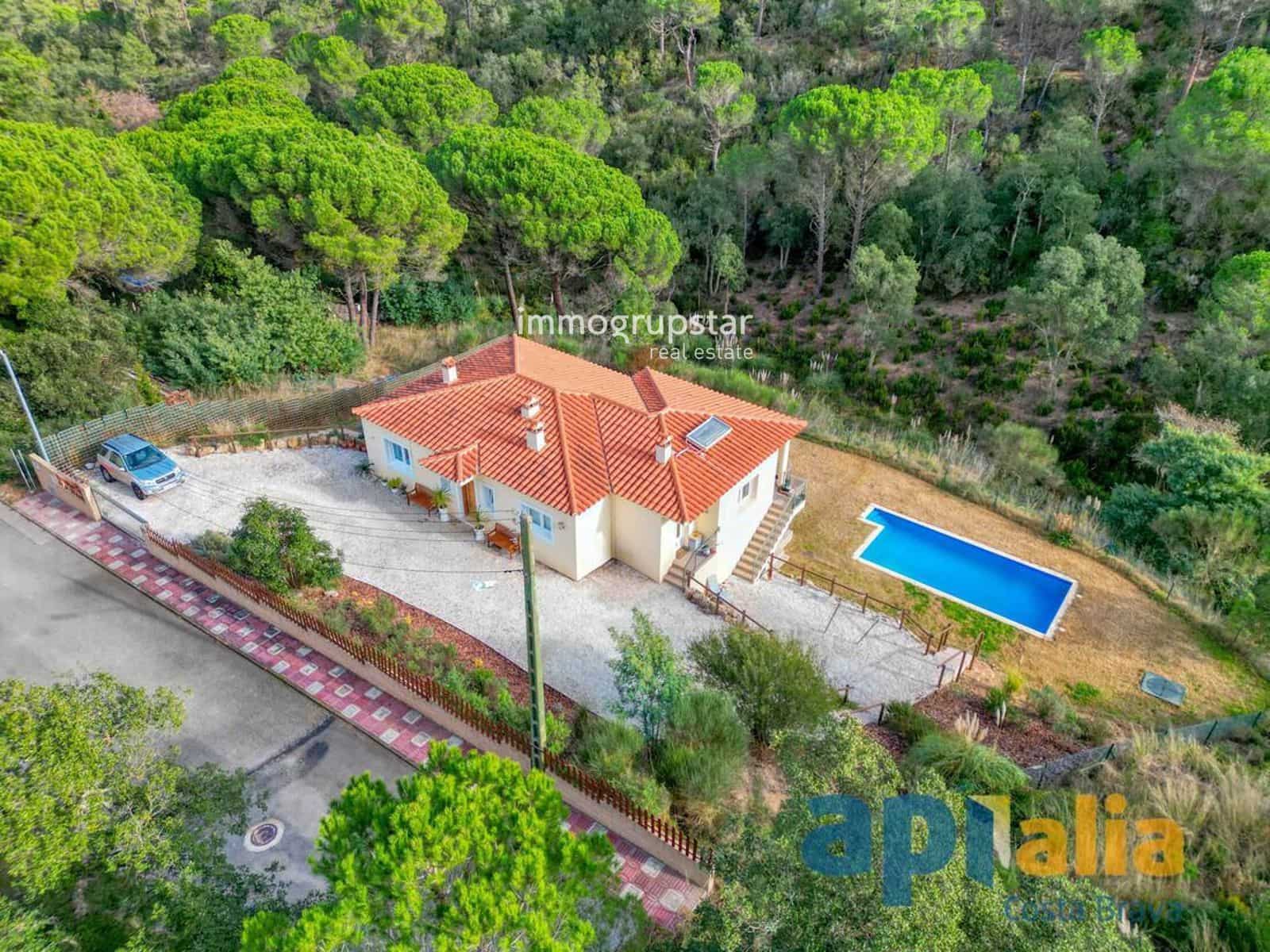 6 soverom Villa til salgs i Santa Cristina d'Aro med svømmebasseng garasje - € 795 000 (Ref: 9462880)