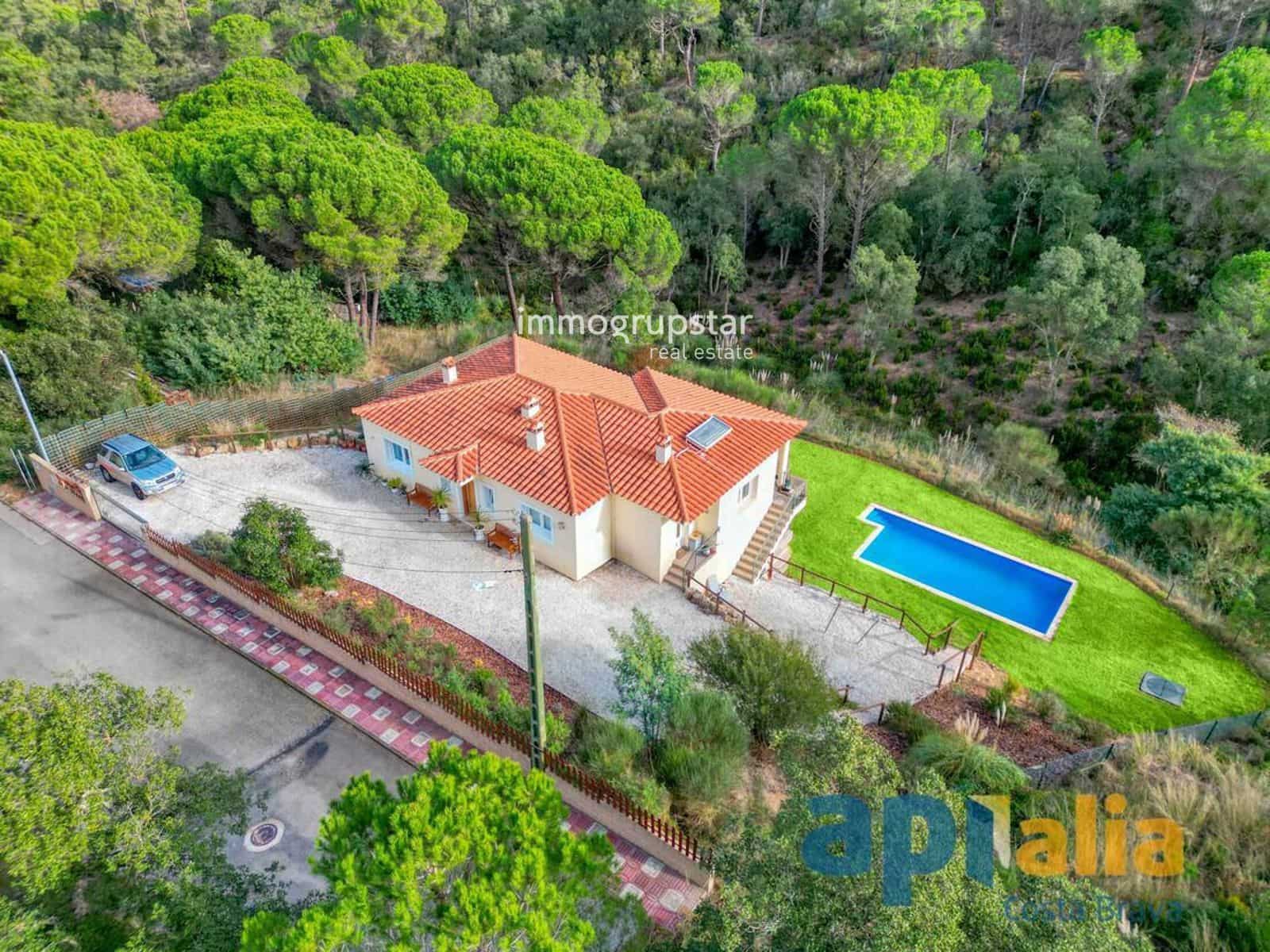 6 soverom Villa til salgs i Santa Cristina d'Aro med svømmebasseng garasje - € 795 000 (Ref: 9462880)