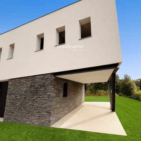 4 bedroom Villa for sale in Calonge i Sant Antoni with pool garage - € 829,000 (Ref: 9471300)