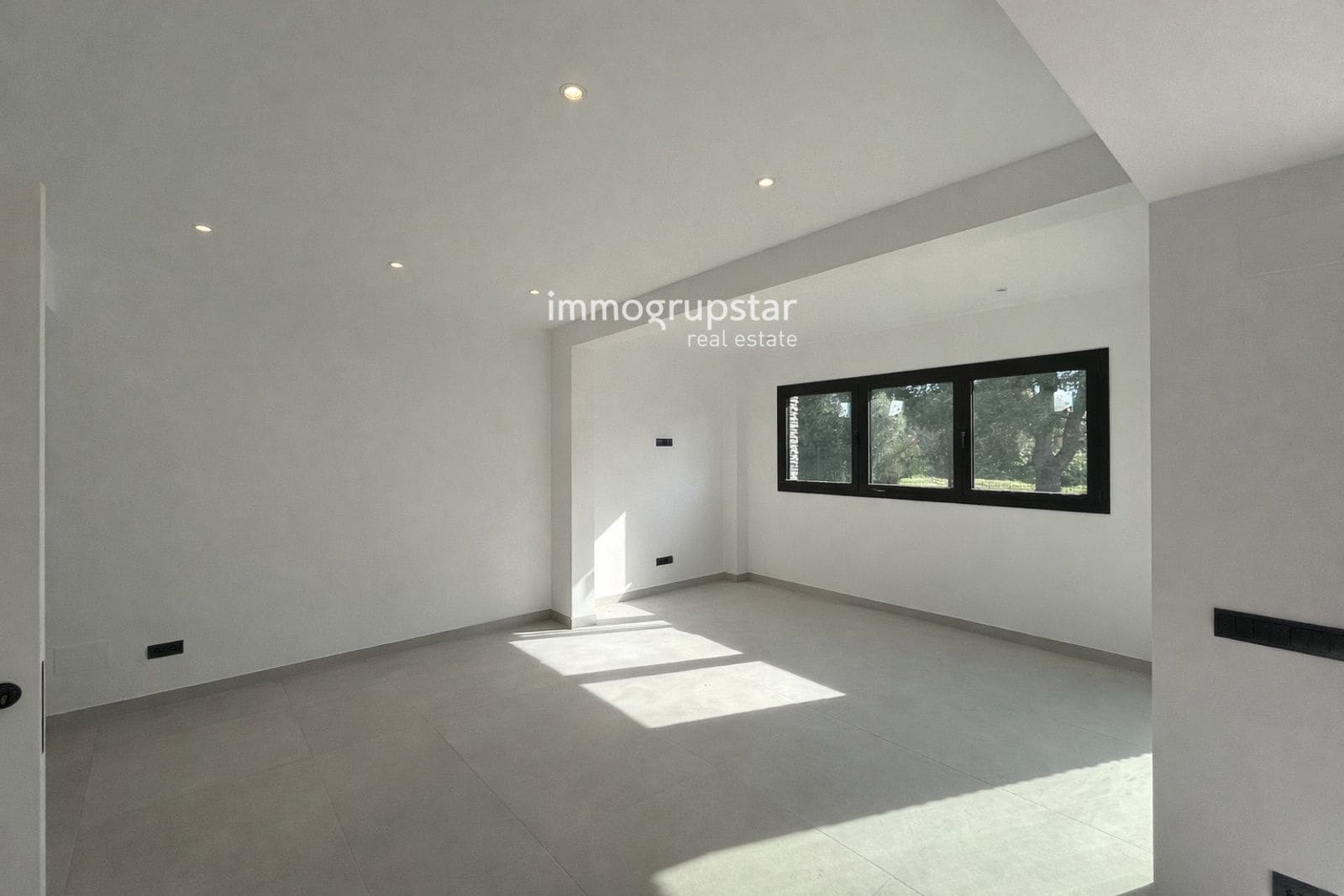 4 bedroom Villa for sale in Calonge i Sant Antoni with pool garage - € 829,000 (Ref: 9471300)