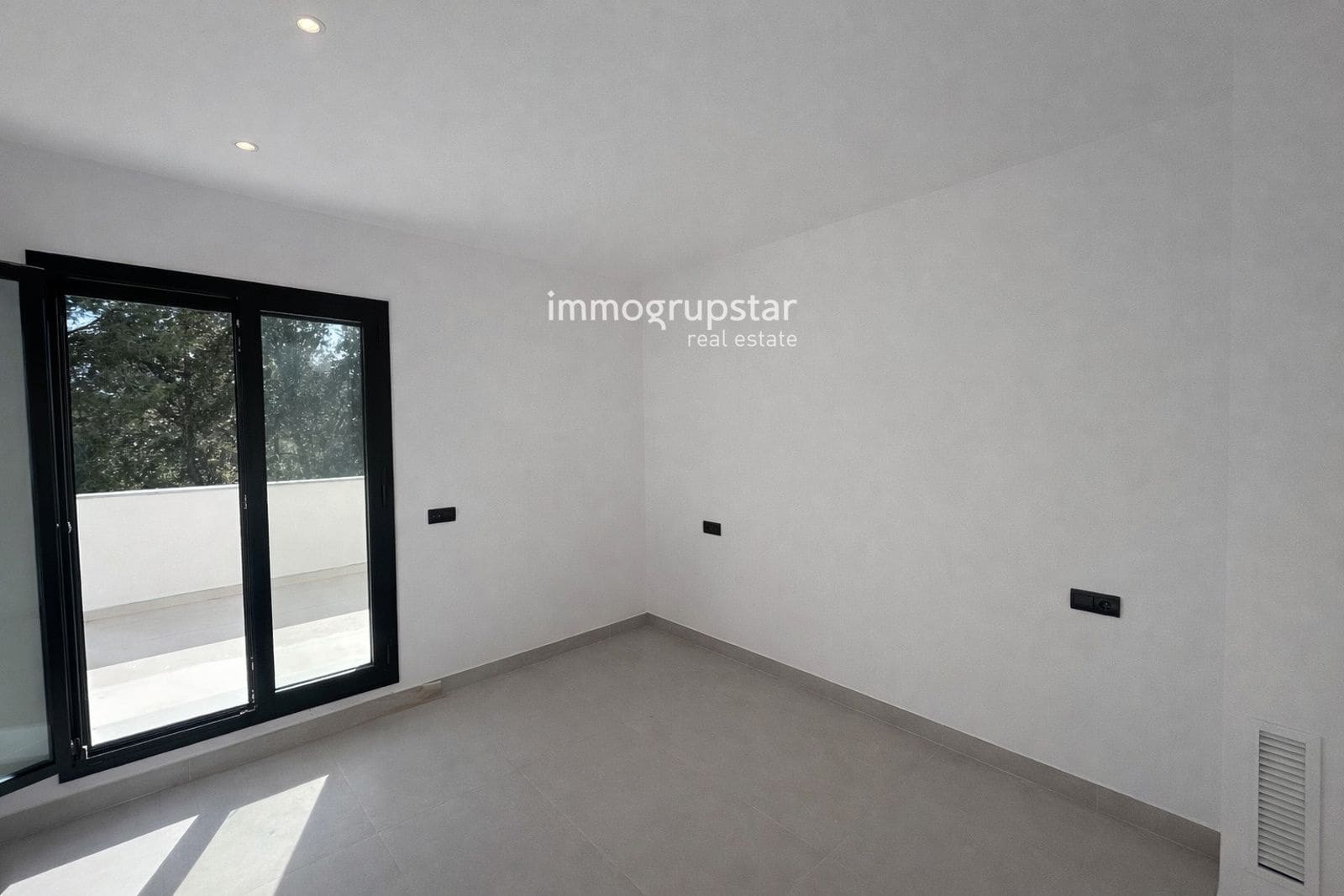 4 bedroom Villa for sale in Calonge i Sant Antoni with pool garage - € 829,000 (Ref: 9471300)