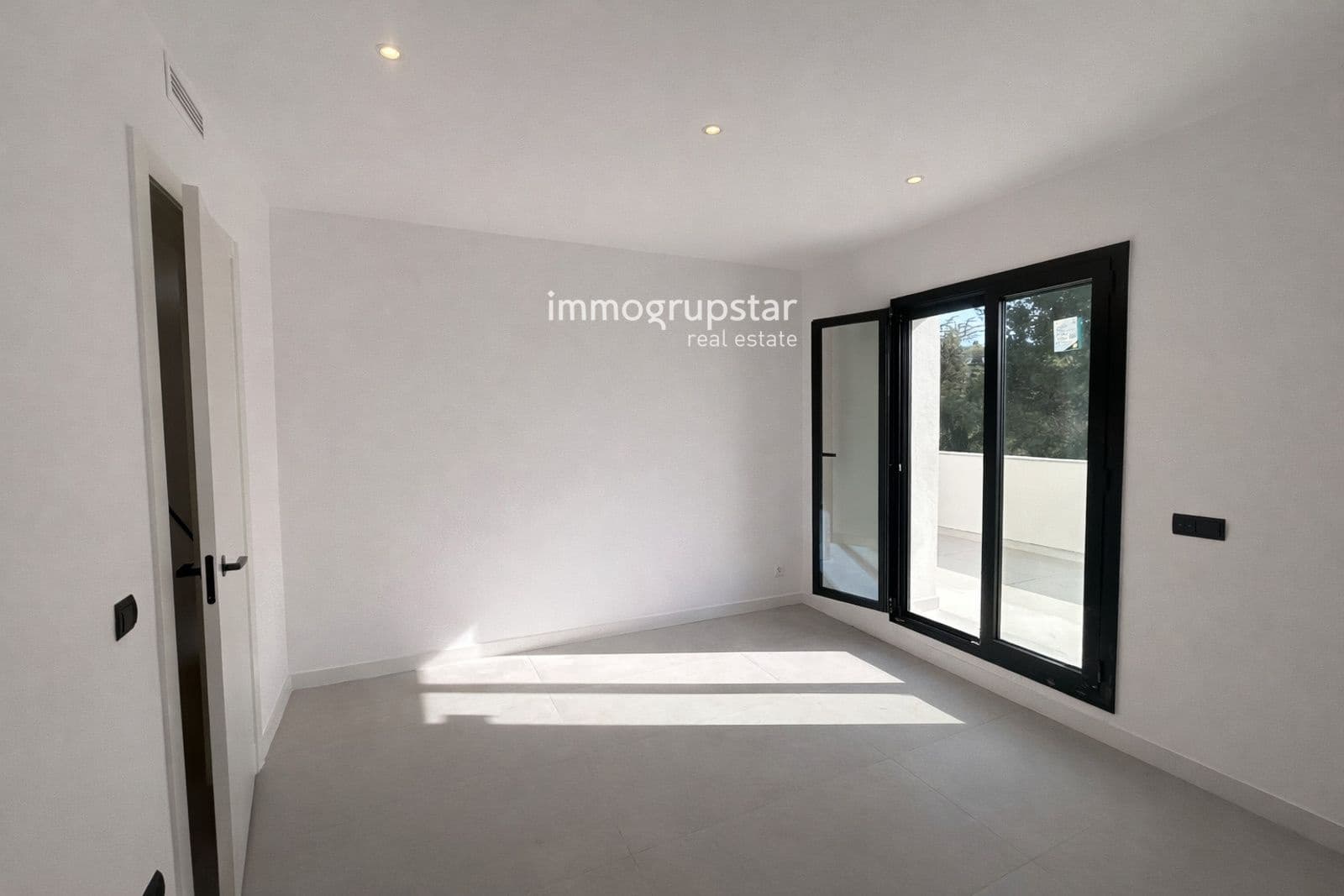 4 bedroom Villa for sale in Calonge i Sant Antoni with pool garage - € 829,000 (Ref: 9471300)