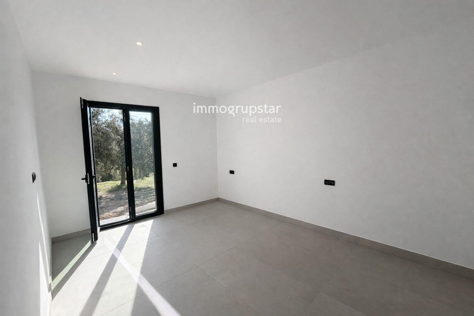 4 bedroom Villa for sale in Calonge i Sant Antoni with pool garage - € 829,000 (Ref: 9471300)