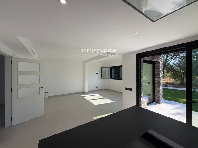Chalet de 4 habitaciones en Calonge i Sant Antoni en venta con piscina garaje - 779.000 € (Ref: 9471300)