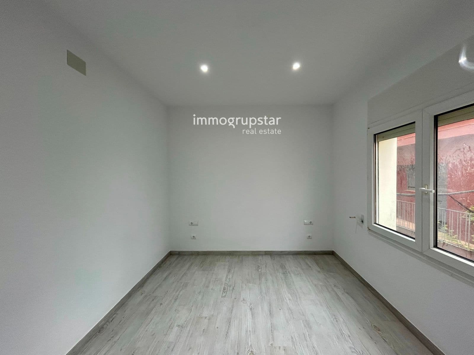 3 bedroom Flat for sale in Palamos with garage - € 279,000 (Ref: 9473523)