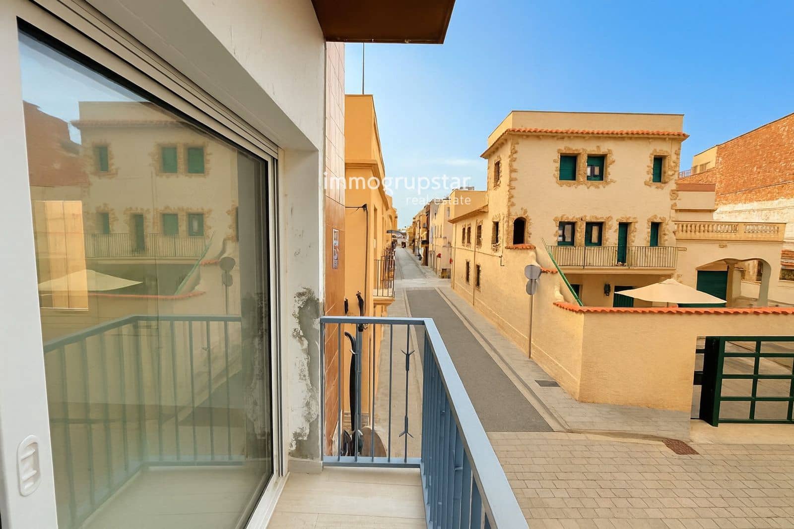 3 bedroom Flat for sale in Palamos with garage - € 279,000 (Ref: 9473523)