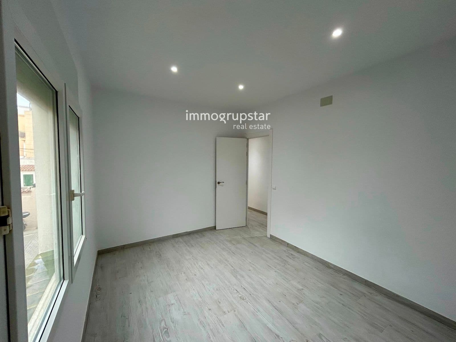 3 bedroom Flat for sale in Palamos with garage - € 279,000 (Ref: 9473523)