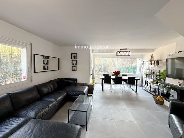 Casa de 3 habitaciones en Platja d'Aro, Castell-Platja d'Aro en venta con piscina - 385.000 € (Ref: 9484986)