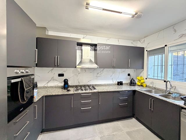 Casa de 3 habitaciones en Platja d'Aro, Castell-Platja d'Aro en venta con piscina - 385.000 € (Ref: 9484986)