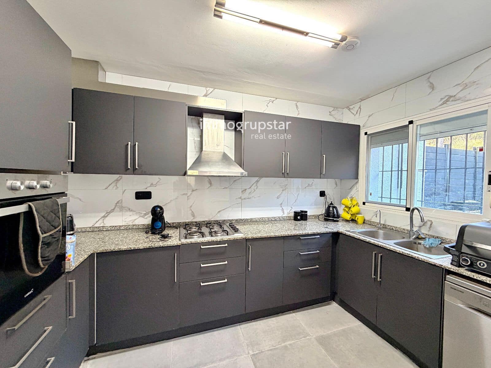 3 bedroom Townhouse for sale in Castell-Platja d'Aro with pool - € 385,000 (Ref: 9484986)