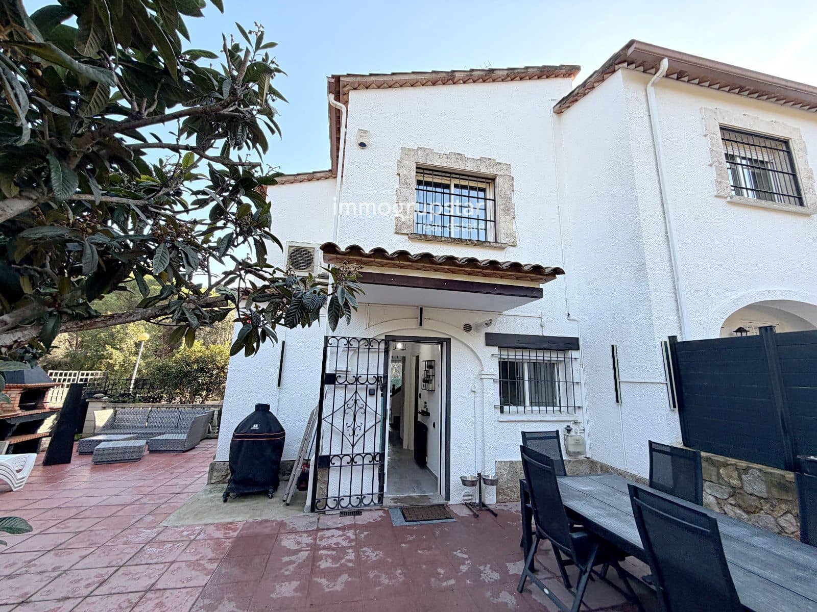 3 bedroom Townhouse for sale in Castell-Platja d'Aro with pool - € 385,000 (Ref: 9484986)