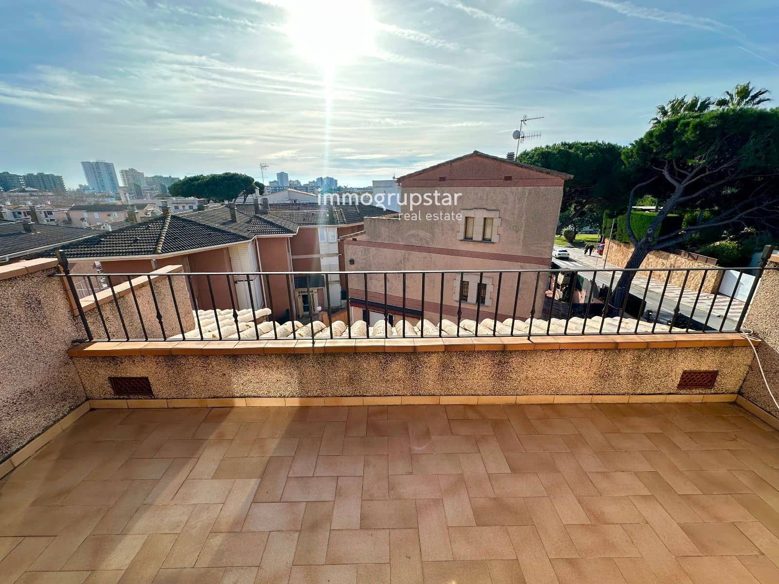 4 bedroom Townhouse for sale in Castell-Platja d'Aro with garage - € 430,000 (Ref: 9484987)
