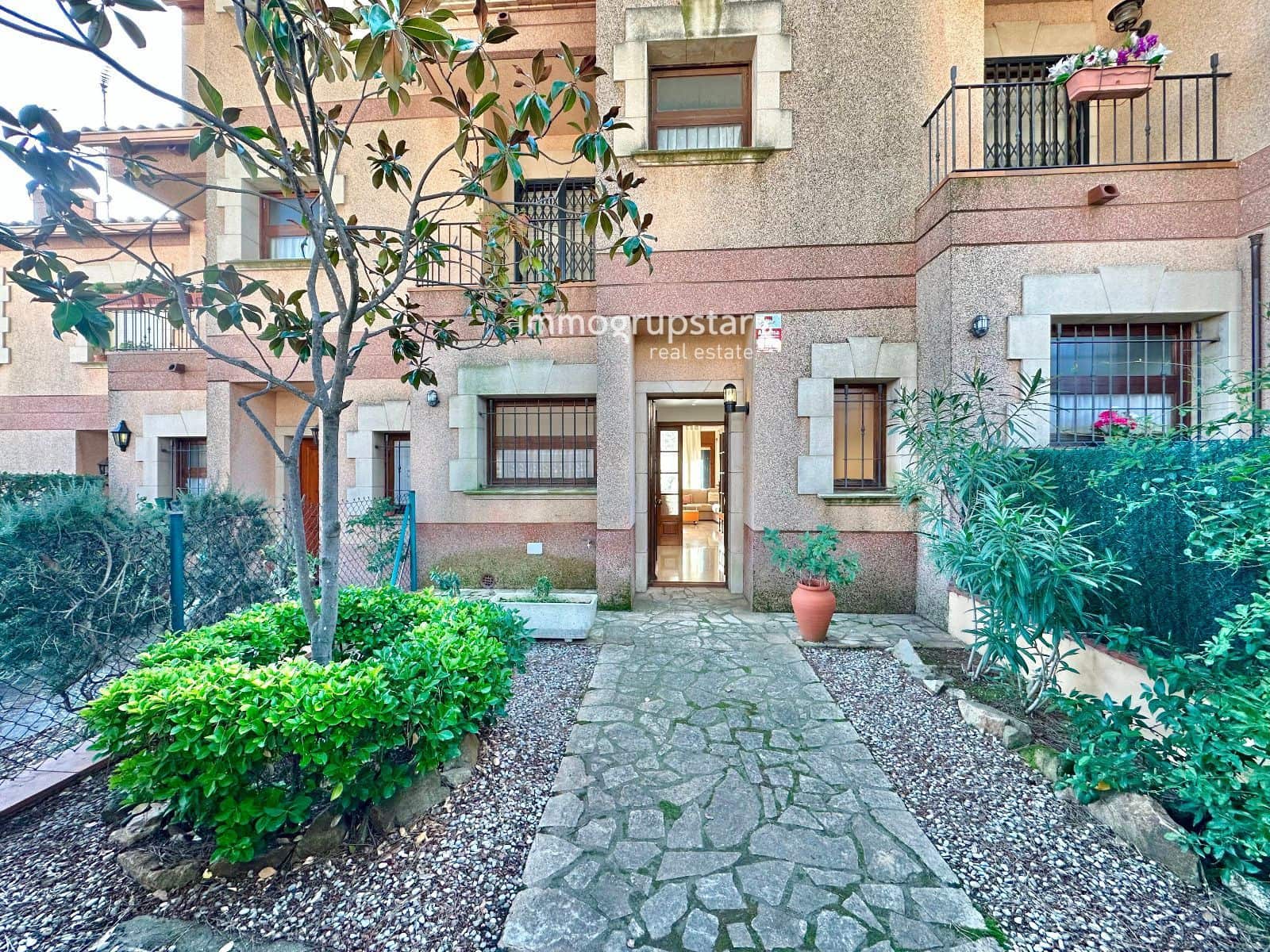4 bedroom Townhouse for sale in Castell-Platja d'Aro with garage - € 430,000 (Ref: 9484987)