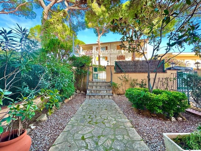 4 bedroom Townhouse for sale in Platja d'Aro, Castell-Platja d'Aro with garage - € 430,000 (Ref: 9484987)