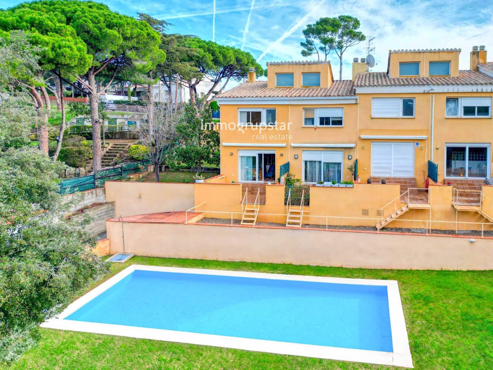 3 bedroom Townhouse for sale in Castell-Platja d'Aro with pool garage - € 318,000 (Ref: 9497941)