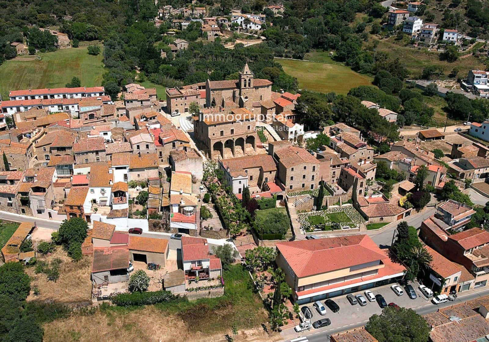4 bedroom Townhouse for sale in Castell-Platja d'Aro with garage - € 450,000 (Ref: 9519353)