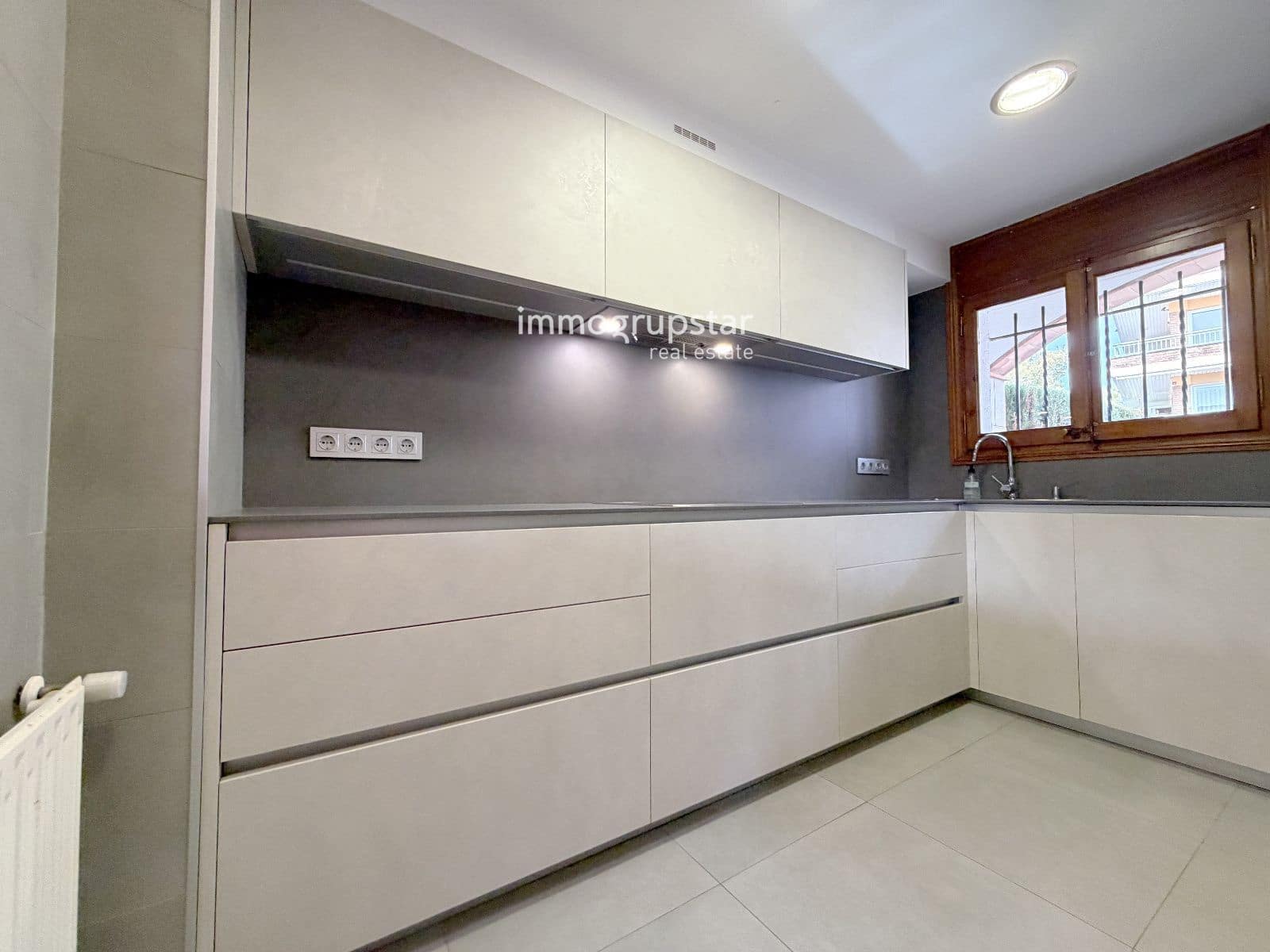 3 soverom Hus til salgs i Sant Antoni de Calonge med svømmebasseng garasje - € 680 000 (Ref: 9588040)