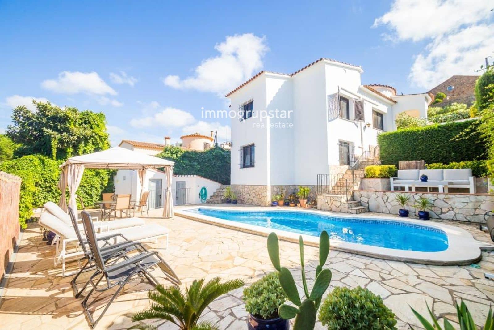 3 slaapkamer Villa te koop in Sant Antoni de Calonge met zwembad garage - € 420.000 (Ref: 9619849)