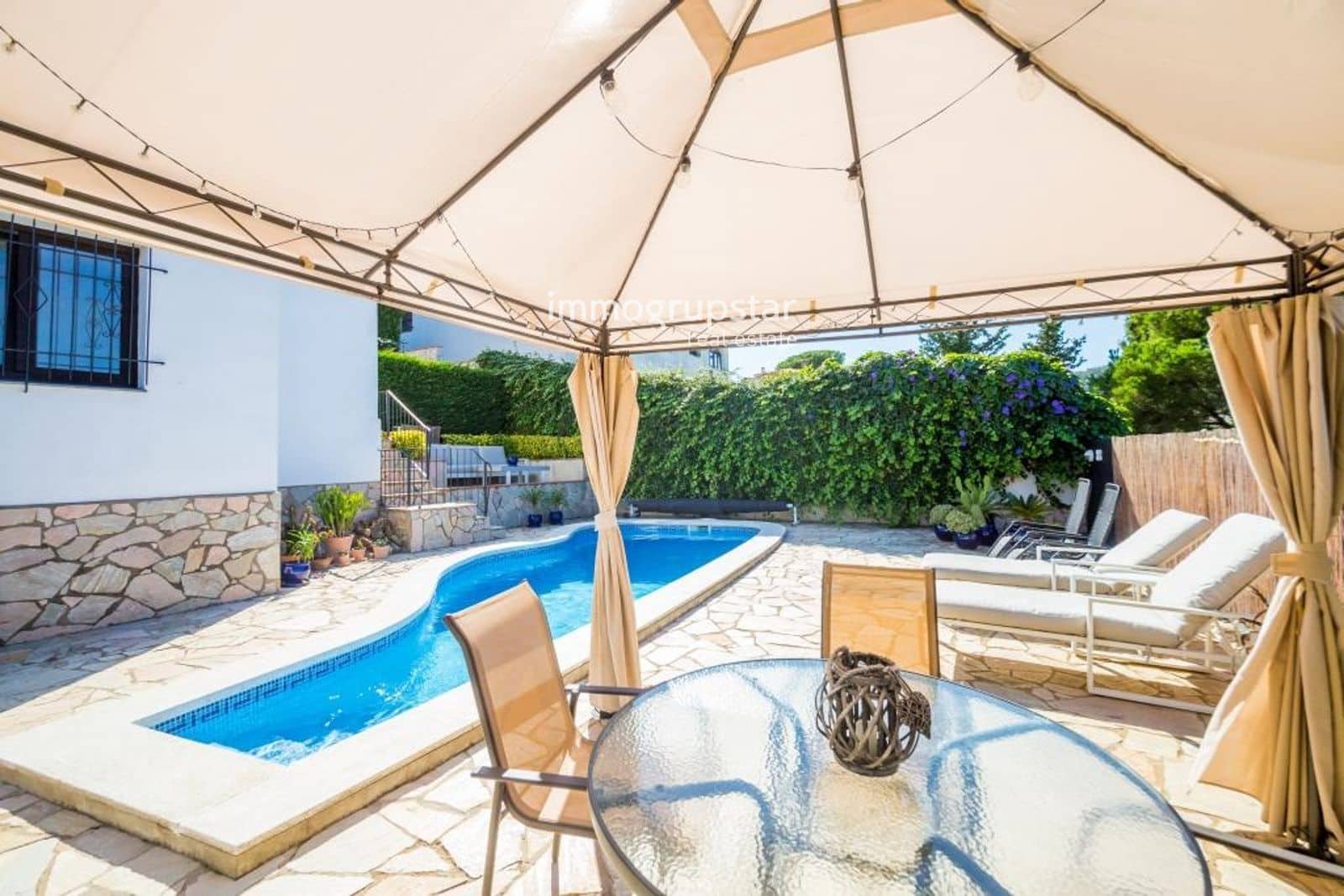 3 slaapkamer Villa te koop in Sant Antoni de Calonge met zwembad garage - € 420.000 (Ref: 9619849)