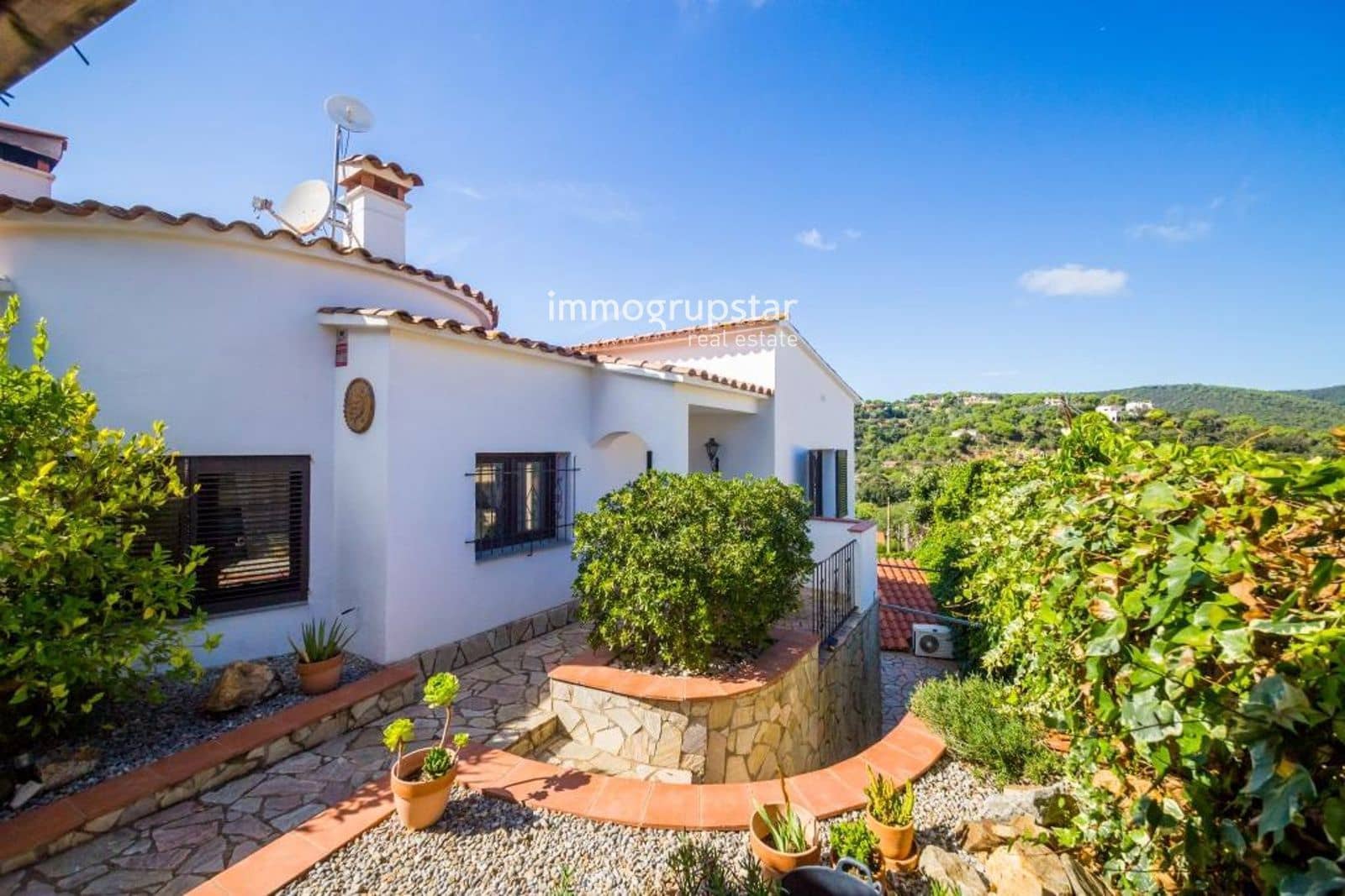 3 slaapkamer Villa te koop in Sant Antoni de Calonge met zwembad garage - € 420.000 (Ref: 9619849)