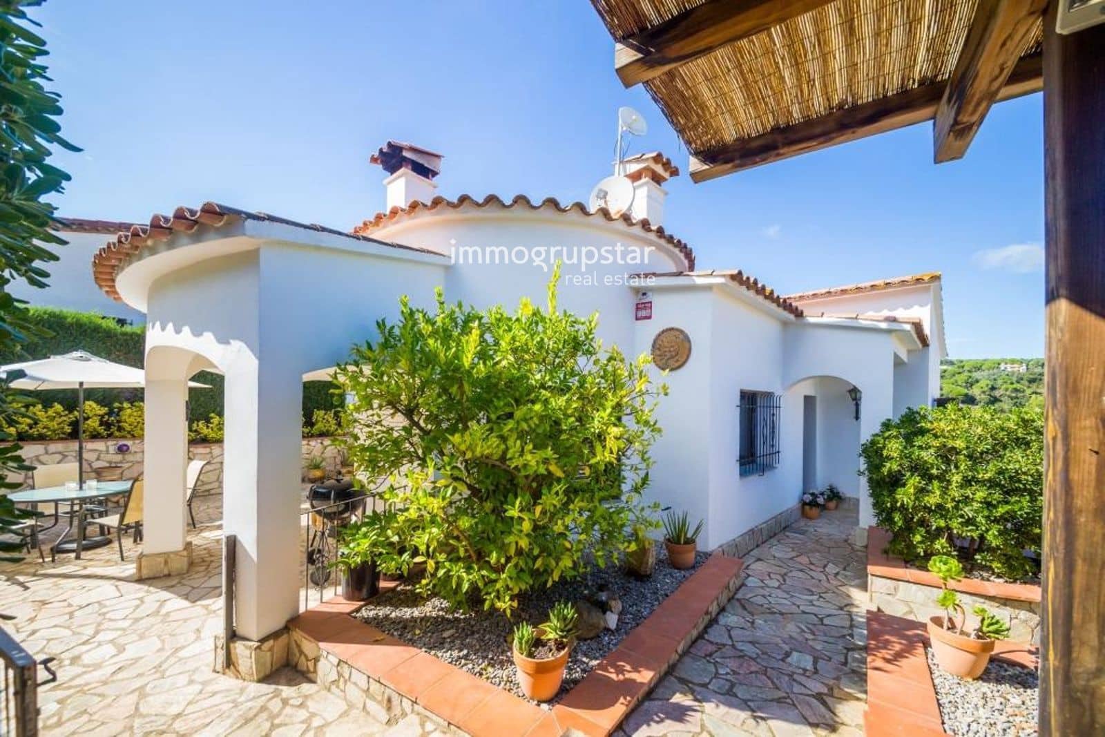 3 slaapkamer Villa te koop in Sant Antoni de Calonge met zwembad garage - € 420.000 (Ref: 9619849)