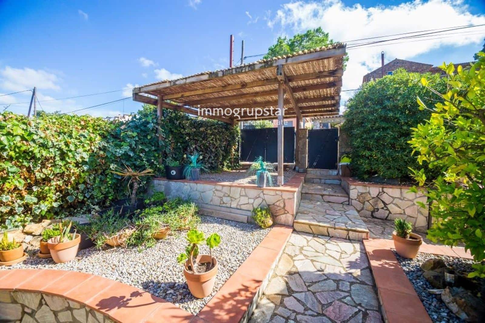 3 slaapkamer Villa te koop in Sant Antoni de Calonge met zwembad garage - € 420.000 (Ref: 9619849)